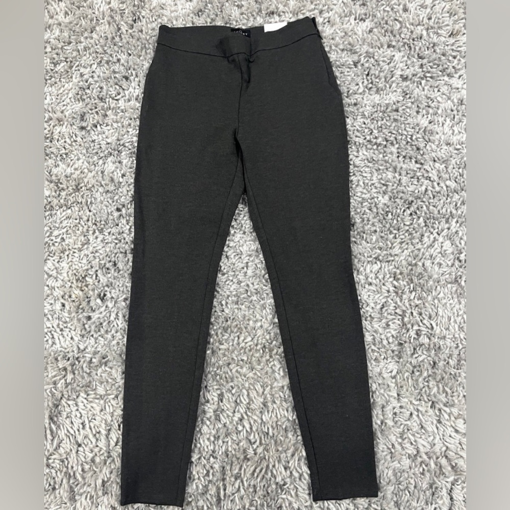 NWT WHBM ‘The Skinny’ Pants Gray Size 6